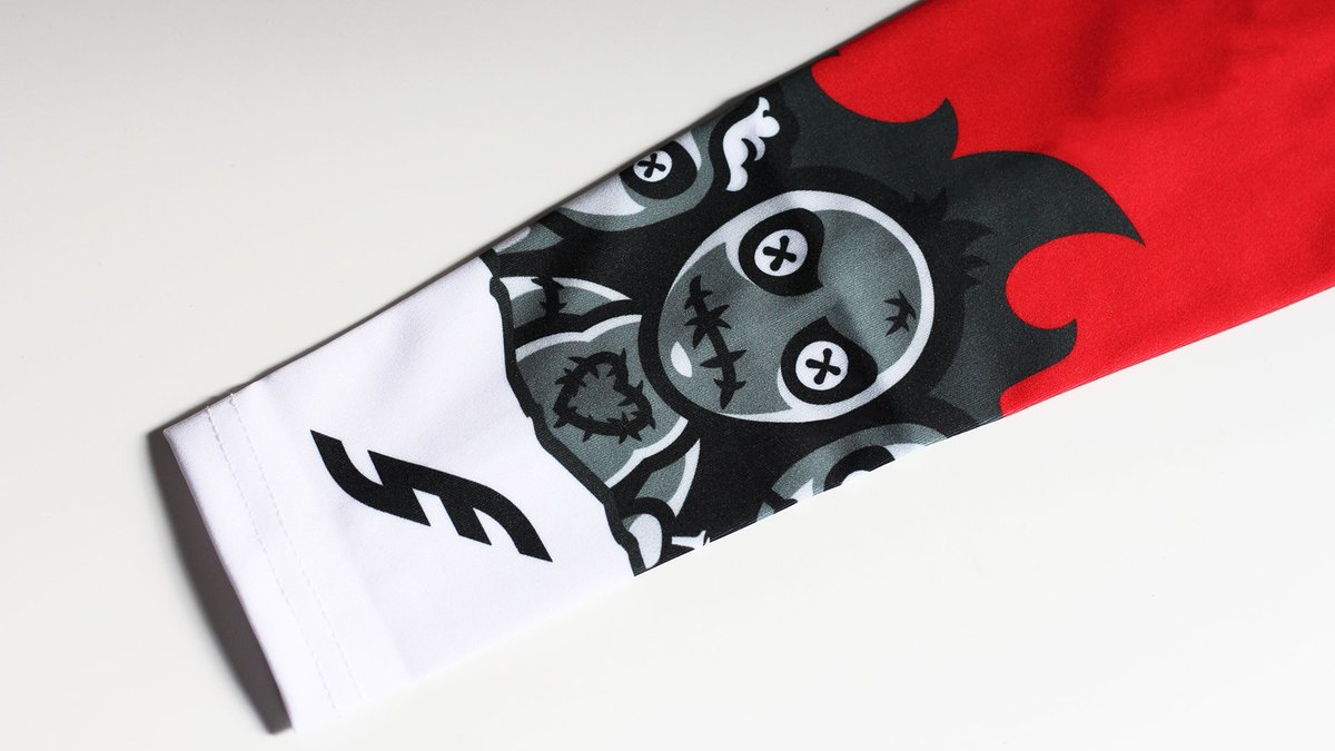 Our gaming sleeves not only look great, but have a ton of benefits! 

✅ Reduces forearm friction
✅ Moisture wicking material
✅ Silicone strips to prevent slippage 

More info 👉 manatee.gg/blogs/news/cus…