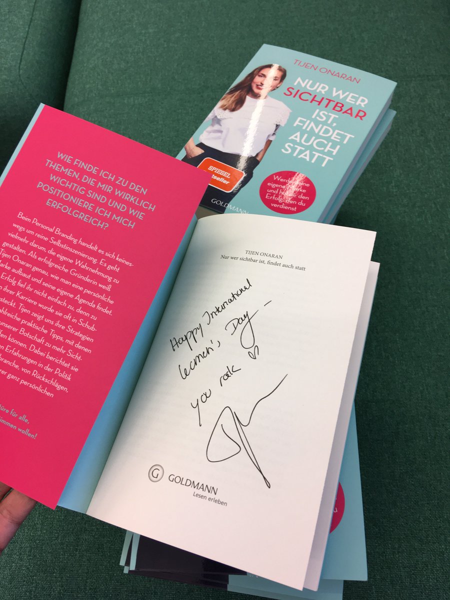 AmazonNewsDE's tweet photo. „Hätte ich hier meine Stimme nicht erhoben und nicht dafür gekämpft, weiß ich nicht, ob es gekommen wäre.“ – so beschreibt @TijenOnaran ihren persönlichen Eifer & Einsatz zur Veröffentlichung ihres 2. Buches „Nur wer sichtbar ist, findet auch statt“. #IWDxAMZ #AmazonIWD #IWD2021 https://t.co/j5DjsgxbCM