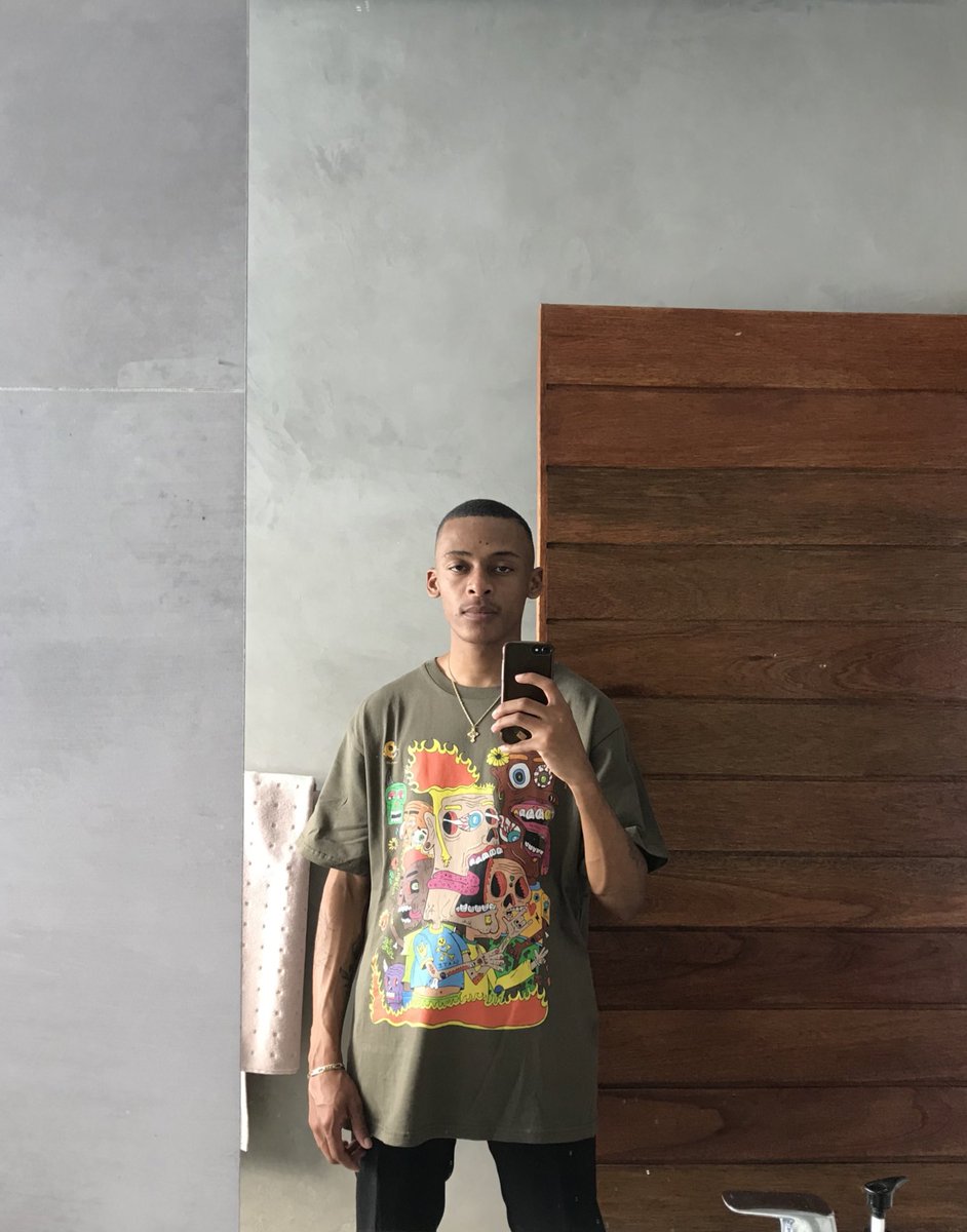 tshiamomoleko's tweet photo. My bro designs shirts... and I buy that shit https://t.co/io6aidL1ZJ