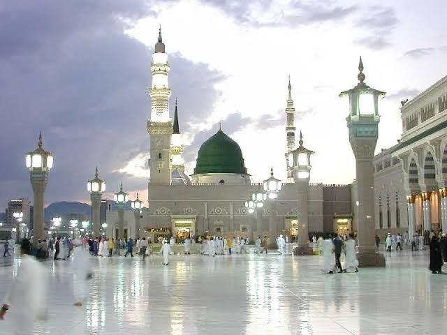 PTVNewsOfficial's tweet photo. “Exalted is He who took His Servant by night from al-Masjid al-Haram to al-Masjid al- Aqsa, whose surroundings We have blessed, to show him of Our signs. Indeed, He is the Hearing, the Seeing.” (Quran, 17:1)

#ShabeMiraj https://t.co/A7sR7qqLl1