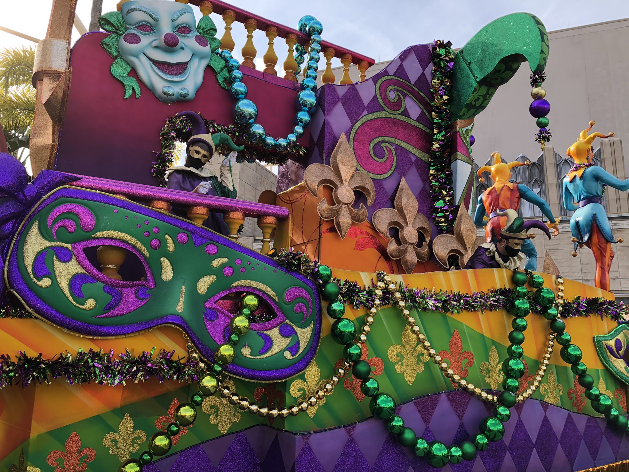 Ashley Carter on Twitter: "Universal's Mardi Gras: International Flavors of Carnaval, which was originally scheduled to end on March 28, has been extended to April 11 due to popular demand. https://t.co/qZGb6PBCPV" /