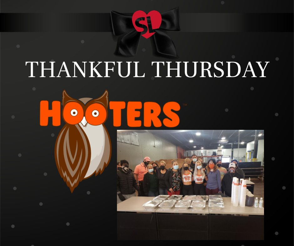 SharingLifeTx's tweet photo. To honor our hard work throughout the pandemic and WARM activation, @Hooters provided wings and sides for the staff and volunteers!  We are so thankful to Hooters for blessing us with a delicious lunch. 
 
#SharingLifeTX #ThankYou #Hooters #ThankfulThursday https://t.co/DveKb2SQE3