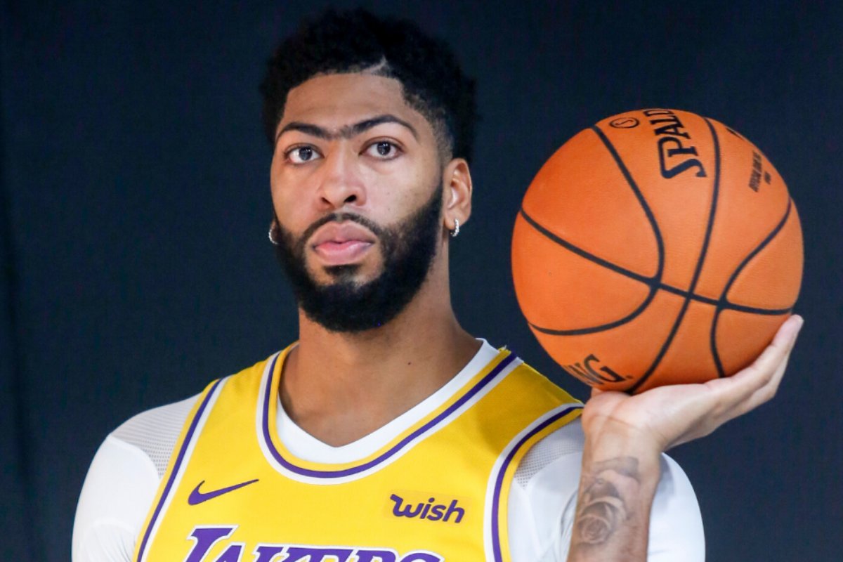 rorosocial's tweet photo. Happy birthday to LA Laker Anthony Davis! ๐ธ AP Photo/Ringo H.W. Chiu
3 Fun Facts About Anthony Davis
- He trademarked his unibrow sayings โFear The Browโ and โRaise The Browโ
#HappyBirthdayAnthonyDavis #AnthonyDavisFan #LALakerFan #NBABasketballFan #rorosocial #joinroro https://t.co/VYwbA2lhw9