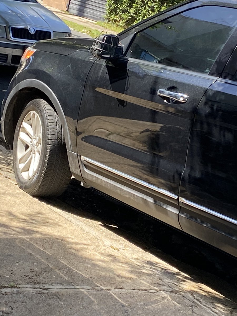 ConceSantelises's tweet photo. Otro retrovisor que me roban! 🙂 gracias @PoliciaRD por la seguridad ciudadana que nos brindan. Los amo! 🥰 SMM! https://t.co/BFYdtlaRch