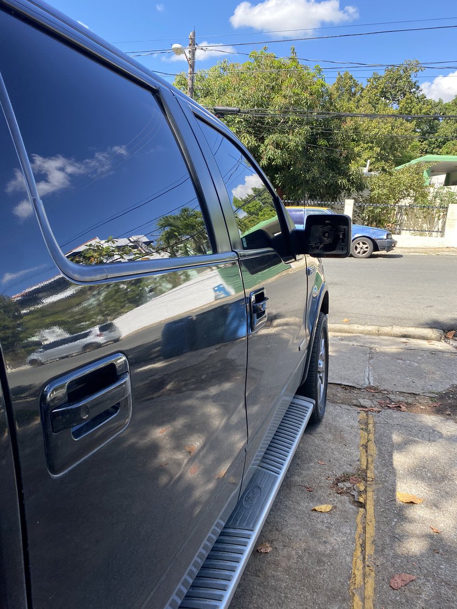 ConceSantelises's tweet photo. Otro retrovisor que me roban! 🙂 gracias @PoliciaRD por la seguridad ciudadana que nos brindan. Los amo! 🥰 SMM! https://t.co/BFYdtlaRch