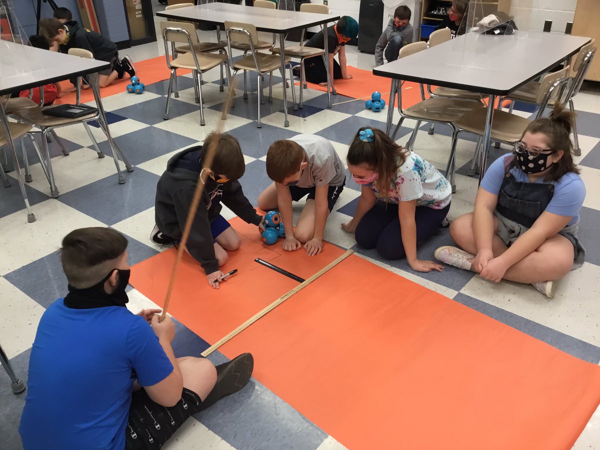 LittleBoltsSTEM's tweet photo. Love my 4th grade Ss putting their #engineering, #design, #measurement, and #Collaboration skills to work designing road maps for @WonderWorkshop robots.The conversations are amazing.  #Coding skills are coming next. #littleboltslearn #thunderboltsflyworldclass #elementarySTEM https://t.co/jlDmYmqxLZ