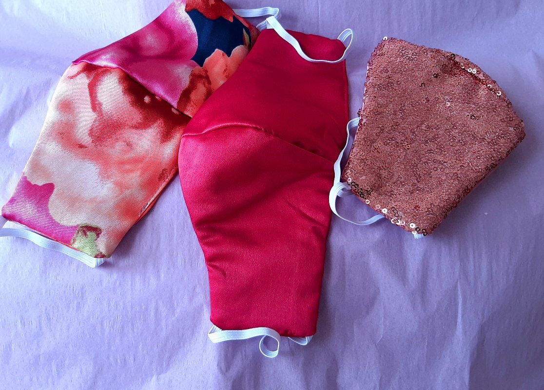 StyledByAzura's tweet photo. Buy our #locallymade #womenmade face masks and handmade jewellery #buylocal! 

Email : azurahandcrafts@gmail.com 
Masks selling from R69 each. 
Pearls at R400.

#WomenOwned 
#AfricanOwned
#StyledByAzura https://t.co/reTvHee946