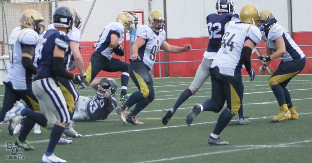 MBlueDevils's tweet photo. Algunas fotografías del partido de la #LNFA SerieB VS @MalagaCorsairs , GO DEVILS!🏈🔱 @FEFA_Spain @FAFA_Andalucia @MairenaAljarafe @ceroonetech @RSportFootball @freeride_brand 📷Sandra Paz ✏️🖥 @liadkx #DevilsSquad  #Sevilla #MairenaDelAljarafe #FútbolAmericano #Tackle #Football https://t.co/qJNpf9eUOx