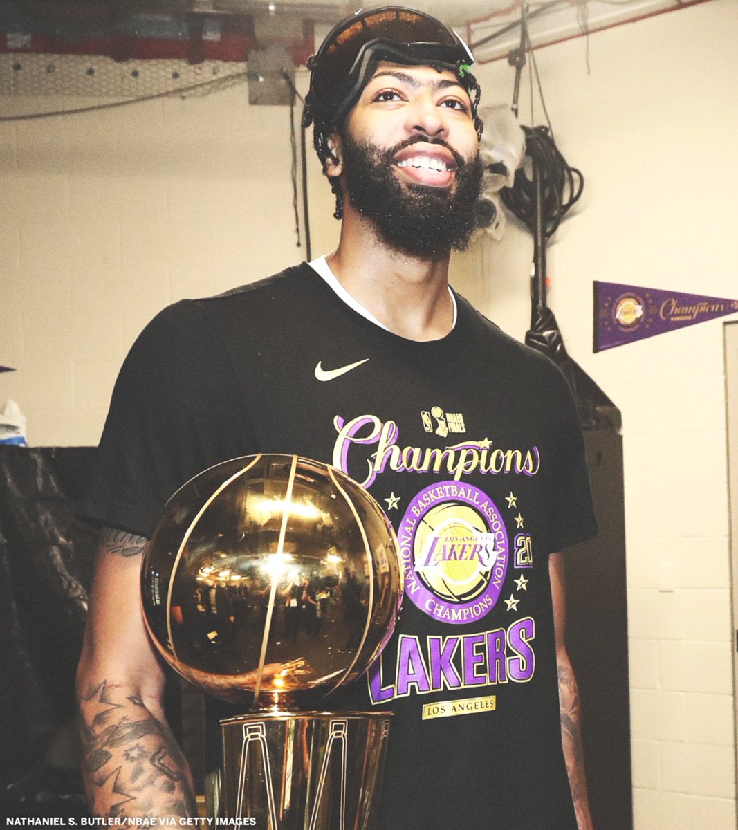 SportsCenter's tweet image. 🏀 NCAA Champion 
🏀 2012 NCAA Tournament MOP 
🏀 No. 1 Draft Pick (2012) 
🏀 8x NBA All-Star 
🏀 All-Star MVP (2017)
🏀 NBA Champion 

Anthony Davis turns 28 today and has already accomplished so much 🎊