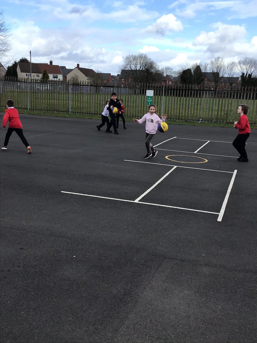 huntscrosspri's tweet image. Super basketball skills in 3M! #LSSP @Liverpool_SSP