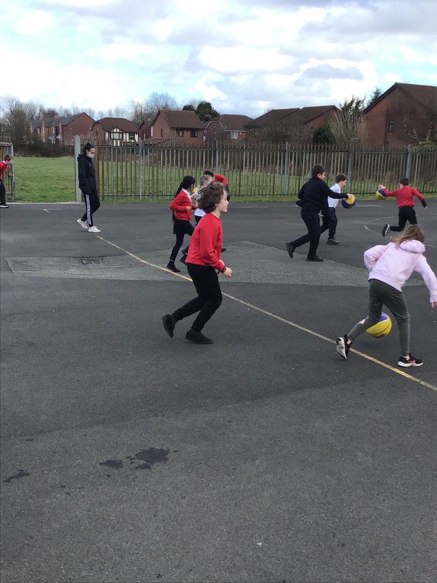 huntscrosspri's tweet image. Super basketball skills in 3M! #LSSP @Liverpool_SSP