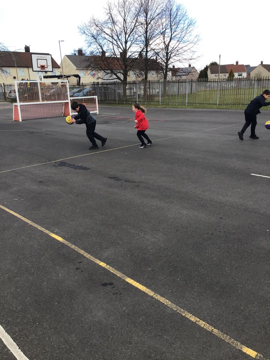 huntscrosspri's tweet image. Super basketball skills in 3M! #LSSP @Liverpool_SSP