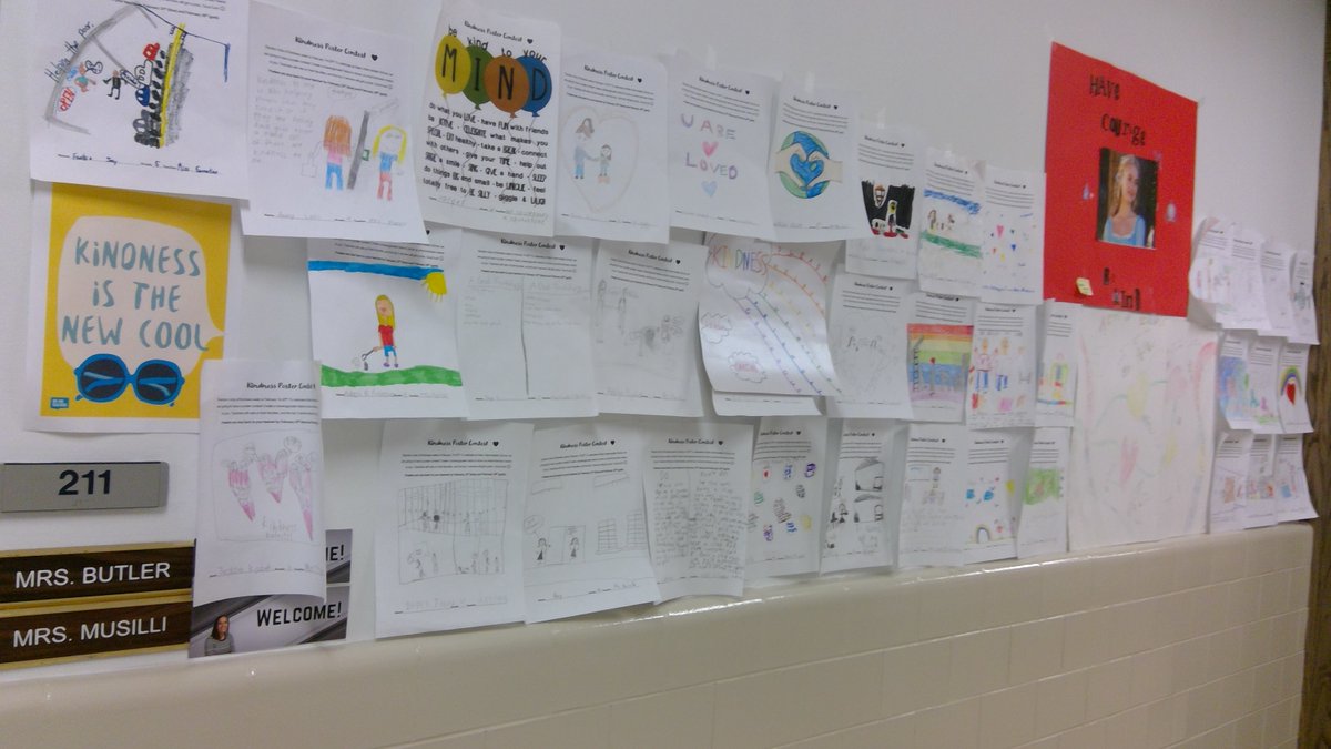 MrsButler00's tweet photo. We had so many incredible submissions for our Random Acts of Kindness Poster contest! Congrats to our 5 winners: Julianna Baker, Hannah Newman, Ani Schmidt, Ella Skowronski and Carolyn Newman! 💜 #bekind https://t.co/zjT7J1FDIH