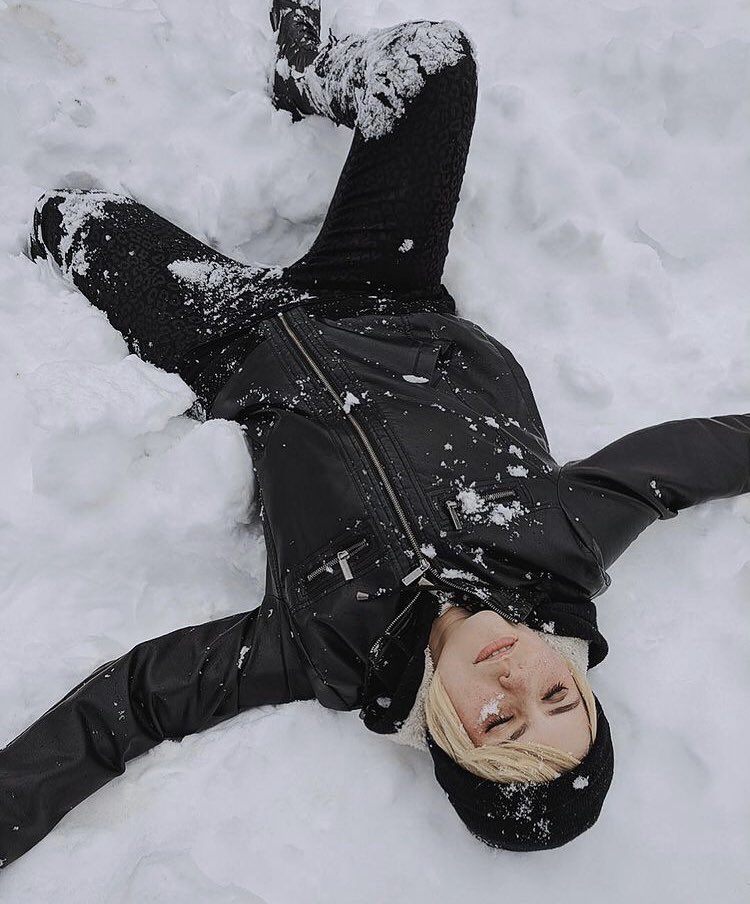 cryptiicrose's tweet photo. I’m late to the party as always but
Day 1: first contribution to the fandom ✨✌️ #XVrewind #promptocosplay https://t.co/3Ah9q3Ss1d
