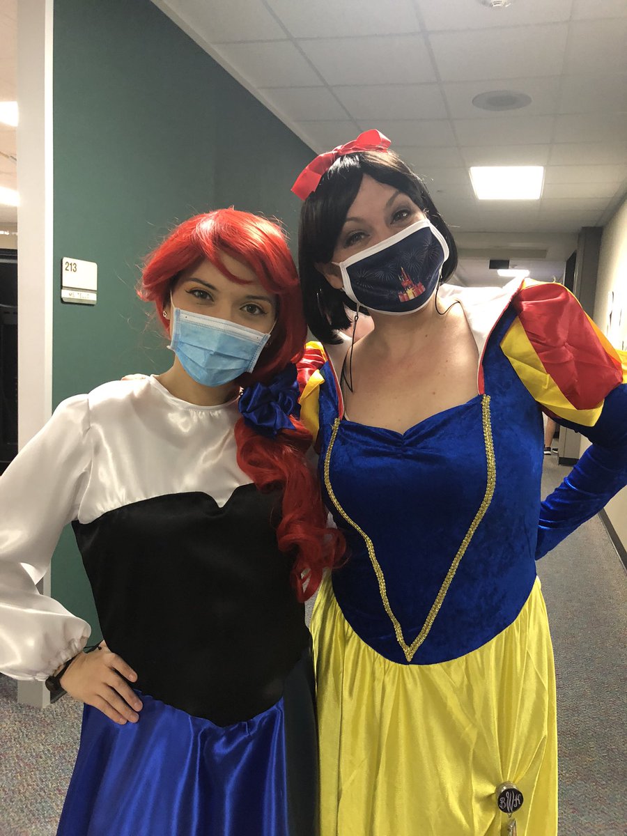 MrsRuizPK's tweet photo. Celebrating our fairy tale unit! #princessforaday #fairytales #BearkatBest @BlackBearkats https://t.co/r06s7SACZi