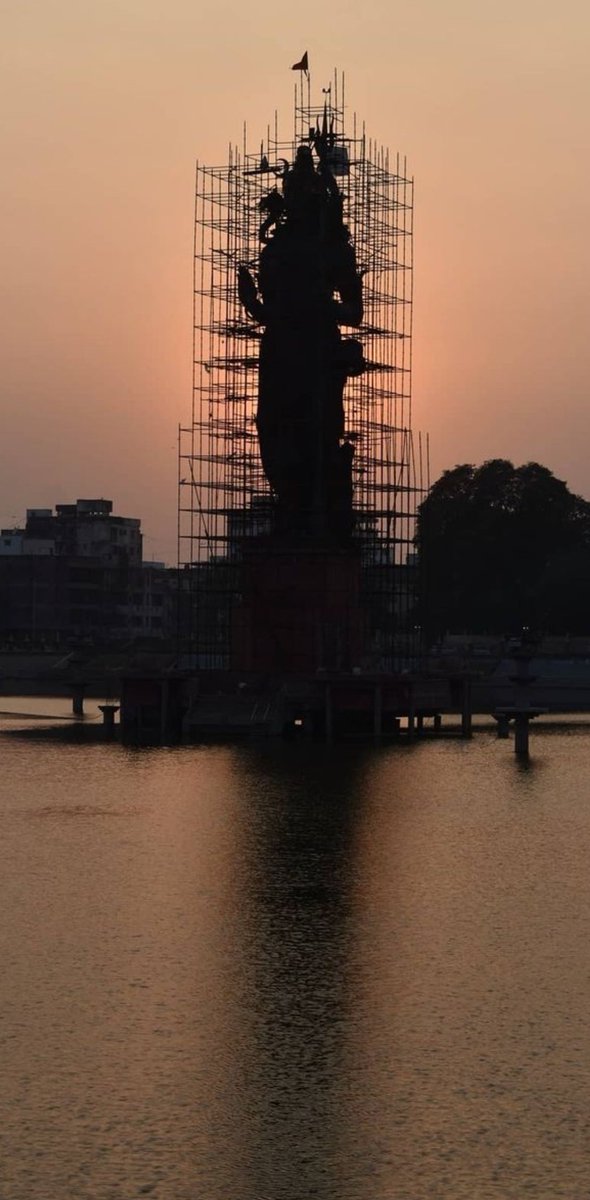 Gold coating work of Shiv statue in Sursagar lake of Vadodara kicks off