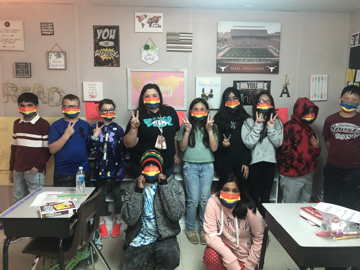 sandrajoalvara1's tweet photo. @RuthRiha1 @jeaniemcnew1 @BPE_Broncos Rainbows 🌈 everywhere @HealthyBroncos #WATCHWeek https://t.co/ih6nEpyFoA