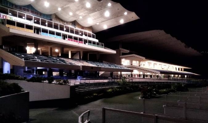 #Hipismo🇻🇪 Siguen los preparativos para las carreras nocturnas en #LaRinconada🏇 bit.ly/3euB5CI