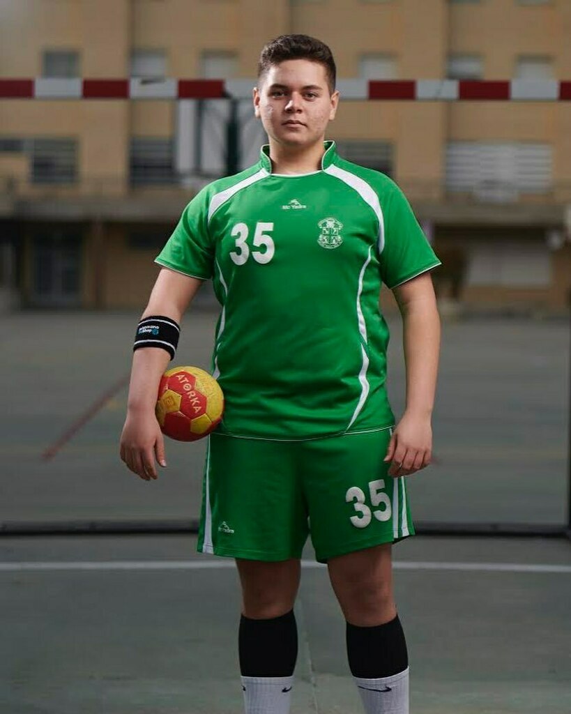Muestra de sesión de fotos jugadores @balonmanosafa @alfonsb.35 #retrato #balonmano #handball #portraitsport #portraitplayer #portrait #portraitphotography #fotografiaretrato