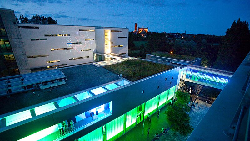 imslimerick's tweet photo. IMS is delighted to be hosting the Light Symposium Wismar 2021 via @Zoom; March 10th - 12th. The event is a three-day online forum that will bring together recent insights into the future of daylight &amp; artificial lighting in healthy built environments
@HSWismarPresse https://t.co/HPx1O2aAgr