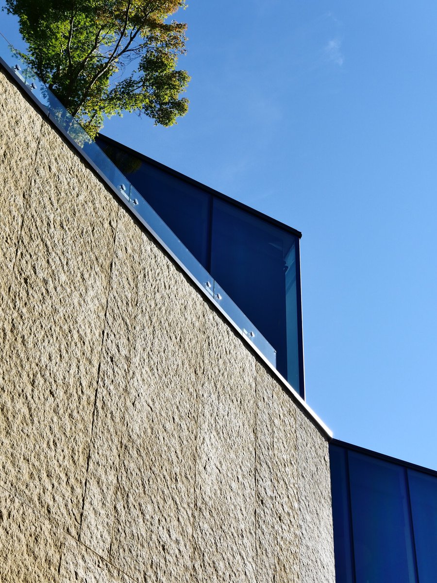 [ 📍 𝐒𝐚𝐧 𝐆𝐚𝐥𝐥𝐞𝐧 - 𝐒𝐰𝐢𝐭𝐳𝐞𝐫𝐥𝐚𝐧𝐝 ] 𝐀𝐛𝐚𝐜𝐮𝐬 𝐂𝐞𝐧𝐨𝐭𝐭𝐞 𝐈𝐈
This architectural project is completed by our partners ZANETTE PRECAST and Guard Industrie! 

#ductal #uhpc #bfup #architecture #architect #zanette #design #concretearchitecture #lafargeholcim