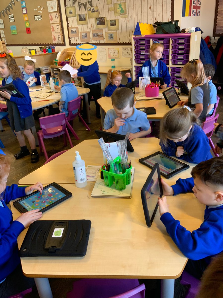 alexmiddlehurst's tweet image. 1AM have had a great afternoon using our new iPads and planting sunflower seeds for #BritishScienceWeek2021. 🌻
@layton_science we are eager to see who’s sunflower will grow the tallest!