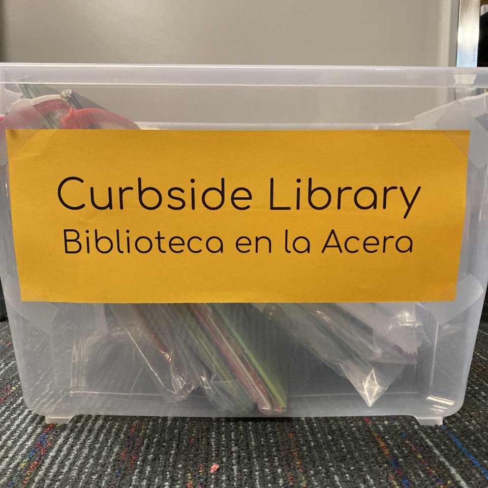 CookLibraryAISD's tweet image. Curbside Library is back! Fill out the form on Blend and pick up books on Wednesdays and Fridays. // ¡La biblioteca de Curbside está de vuelta! Complete el formulario en Blend y recoja libros los miércoles y viernes. @cookcrocs @AustinISD