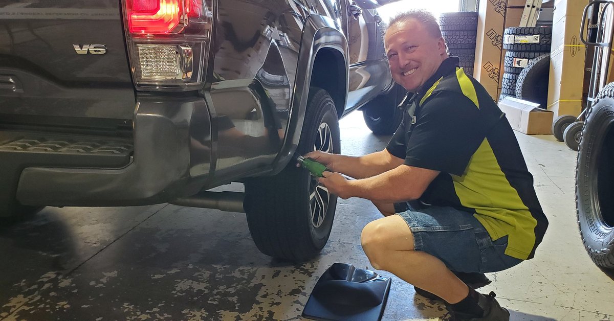 Kenny, the owner of Big Snatch, isn't afraid to get his hands dirty. Work hard, Jeep Harder! 
 
#bigsnatchoffroad #bsor #jeep #bsorco #gotsnatched #snatchcrew #4x4 #offroadshop #fredricksburg #virginia #offroad