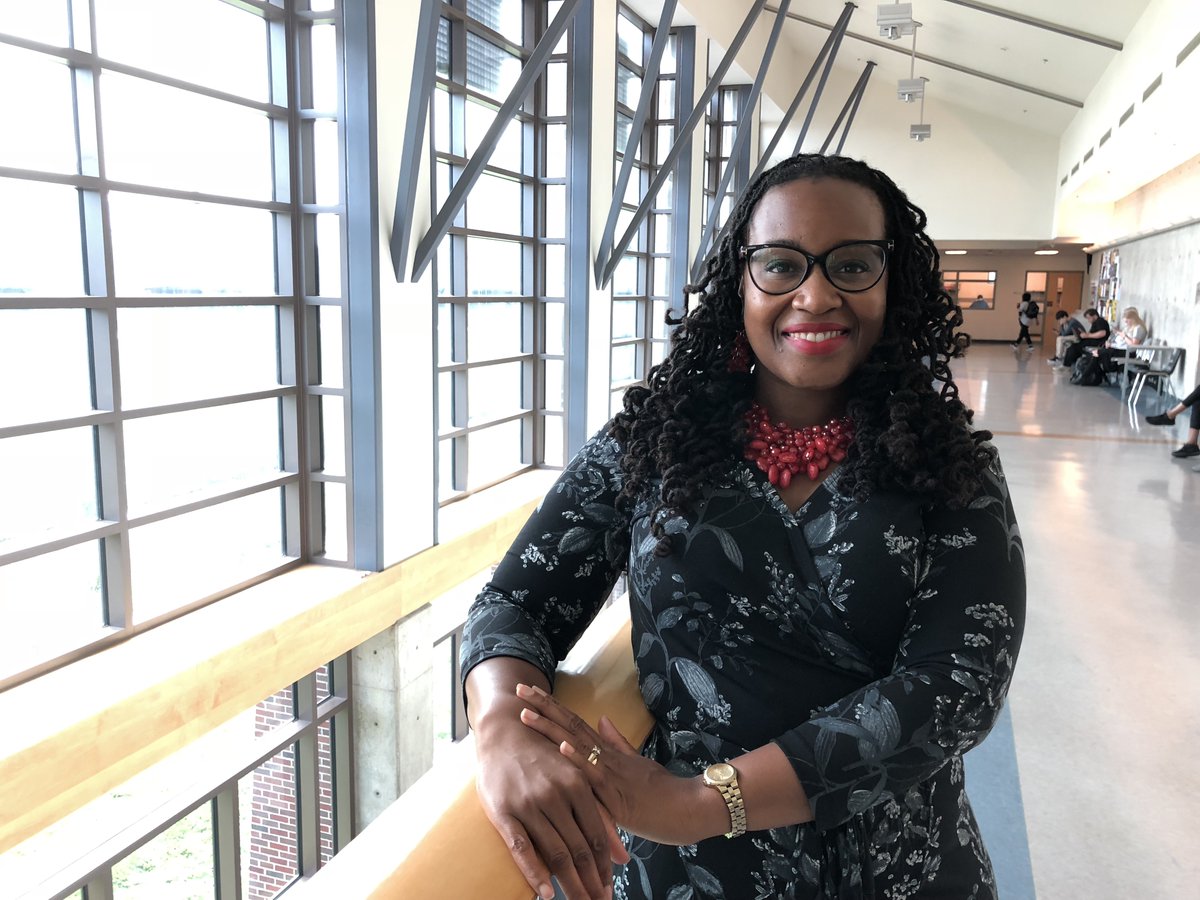 Congratulations to Professor Rochelle Ivri, recipient of The Lincoln Alexander Award from <a href="/LawSocietyLSO/">Law Society of Ontario</a>. She has broken barriers at Mohawk and in Canada's justice system. We're proud she instructs our students. A role model for us all. <a href="/MohawkCollege/">Mohawk College News</a> newswire.ca/news-releases/…