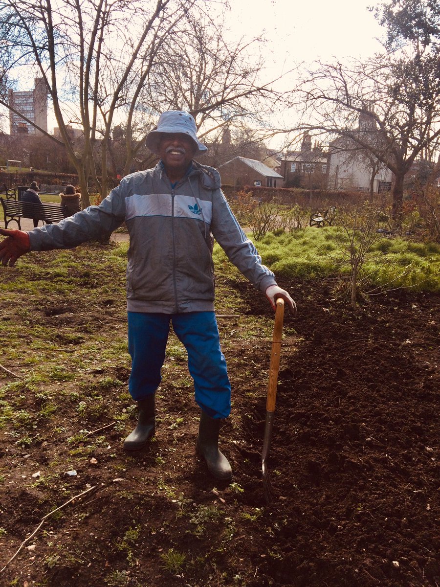 Pleased to report we managed to hold onto our hats (& tools)during this mornings community gardening session in #QueensParkGardens despite the blustery high winds! @QPCouncil @FoQPGardens @HCGAGardens