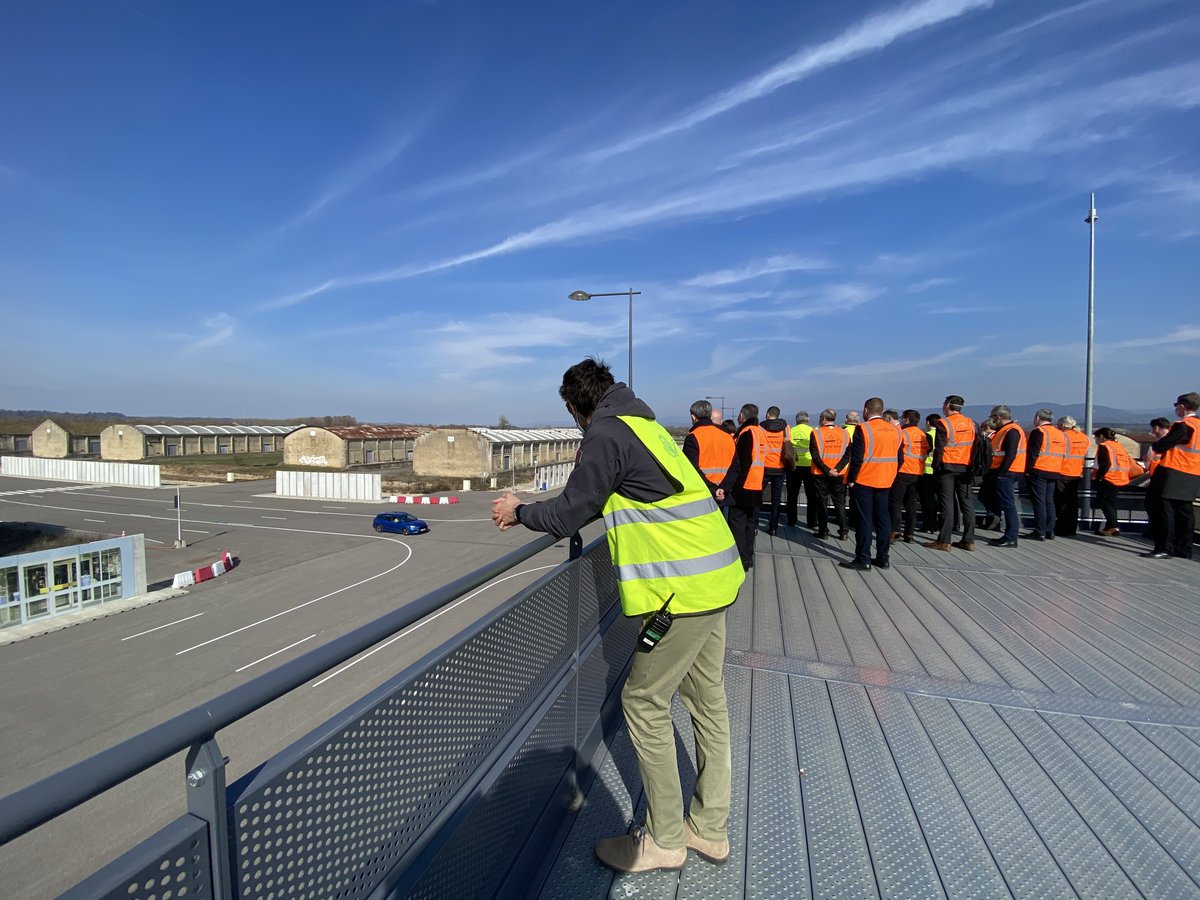 TRANSPOLIS's tweet photo. Hier, nous avons accueilli @brunobernard_fr, Président de la Métropole de Lyon et ses équipes pour une visite de Transpolis. En collaboration avec nos partenaires, ce fut l'occasion d'aborder différents projets de mobilité et de transports. @grandlyon https://t.co/Mkrl62ik59