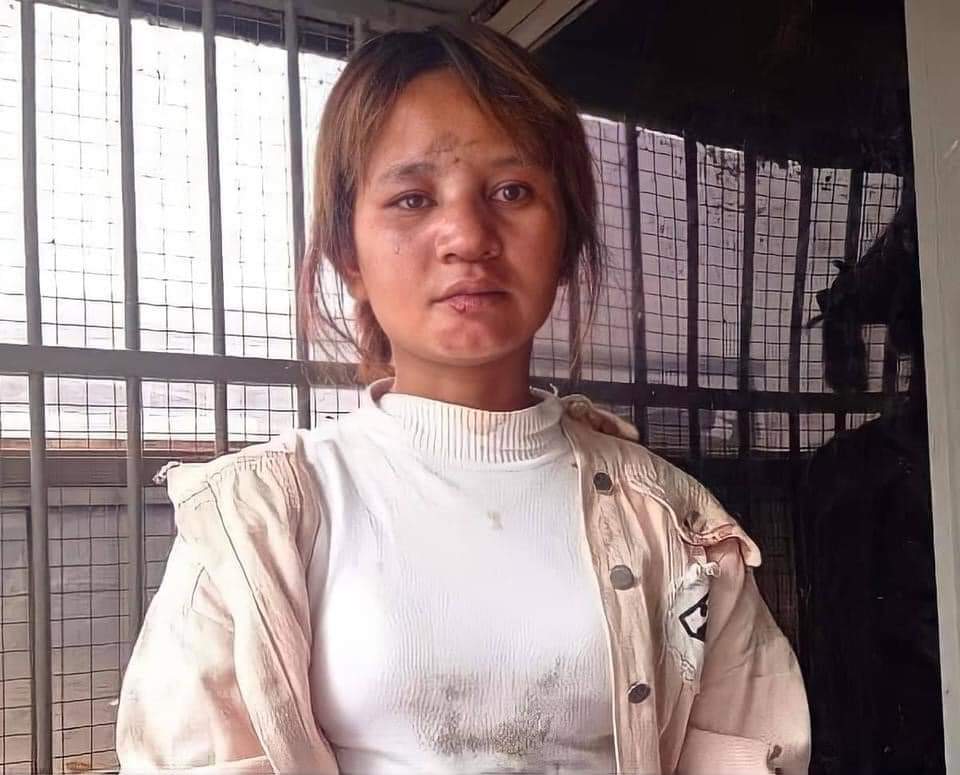 The Terrorist Group arrested the girl(circled one in the left photo) and tortured her until she looks like the one in the right photo.
#WhatsHapppeningInMyanmar