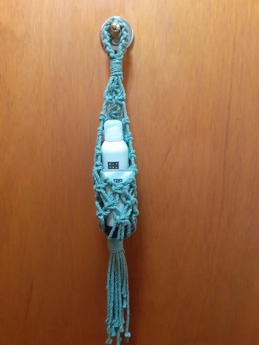 crochet_crafter's tweet photo. Todays #Macrame make I think I'll use it for my brides veil #tradescantia but I could use it in my bathroom for my @Rituals either. It's made using @HelloBobbiny Eucalyptus macrame 3ply 5mm cord. #MacrameBasket #lockdown #therapy @plantstherapy #MacrameTherapy @HomeoftheYear https://t.co/6FD1fyKKWV