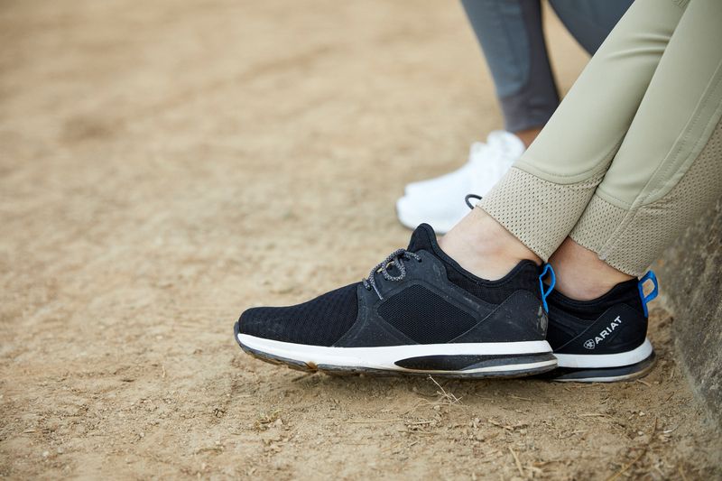 Errands in the rain? Morning stroll in the dewy grass? The new SS21 <a href="/AriatEurope/">Ariat Europe</a> Fuse H20 Trainer is the pair to step out in! An updated trainer with the same comfort and ease but now with extra protection from the elements. 🍃

buff.ly/3rFpKmO