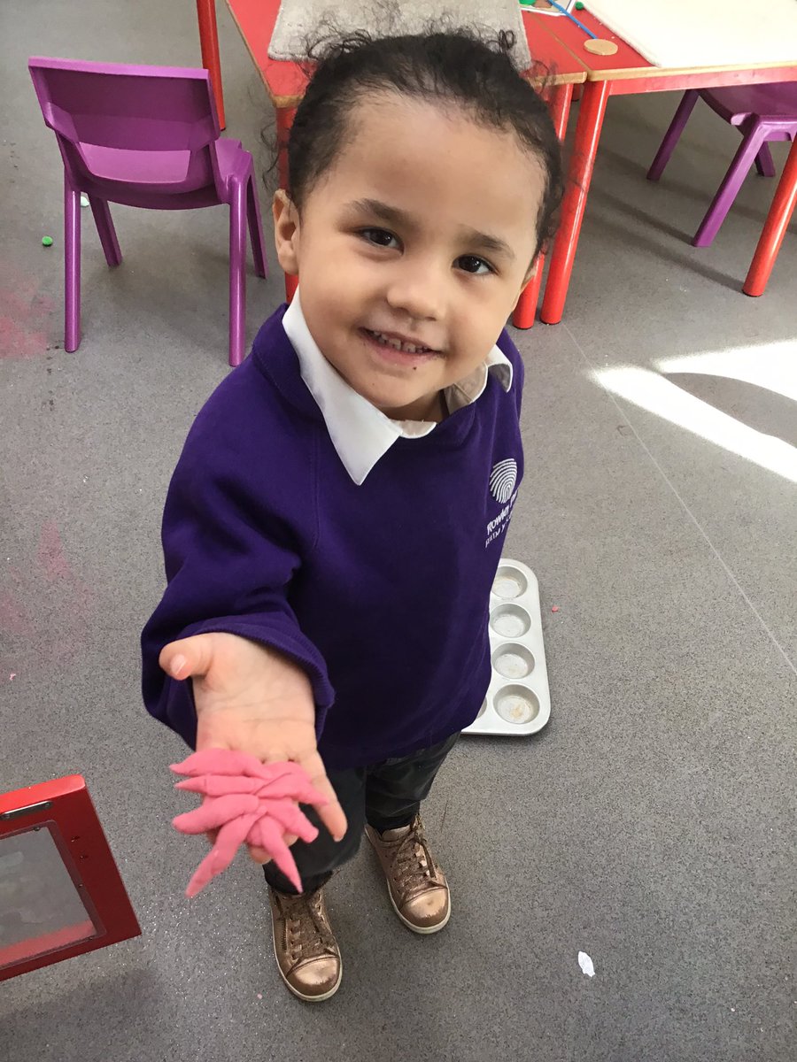 aspear_'s tweet photo. Making a play-doh spider “he’s got 8 legs!” 🕷, a giant fire truck that can reach the roof 🚒 !! We’ve even had sausage and chips made from play-doh!! #eyfs #childinitiated @leights81 @RowParkAcademy https://t.co/ddkHiPvVjY