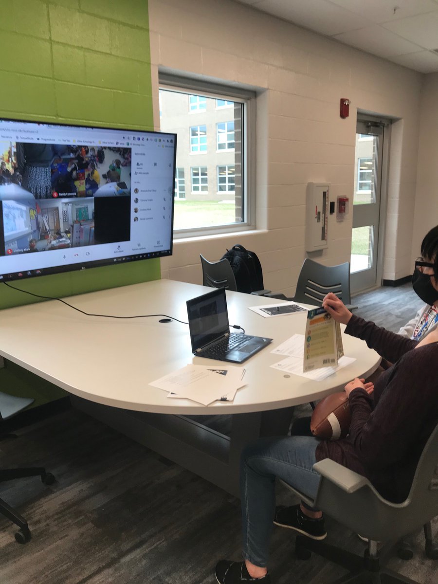 MrsGrafTechEdu's tweet image. Love our supportive peers!  Today they did a virtual read aloud with 3 elementary classrooms, and the first graders loved it! @BarbaraKenney5 #wclearns