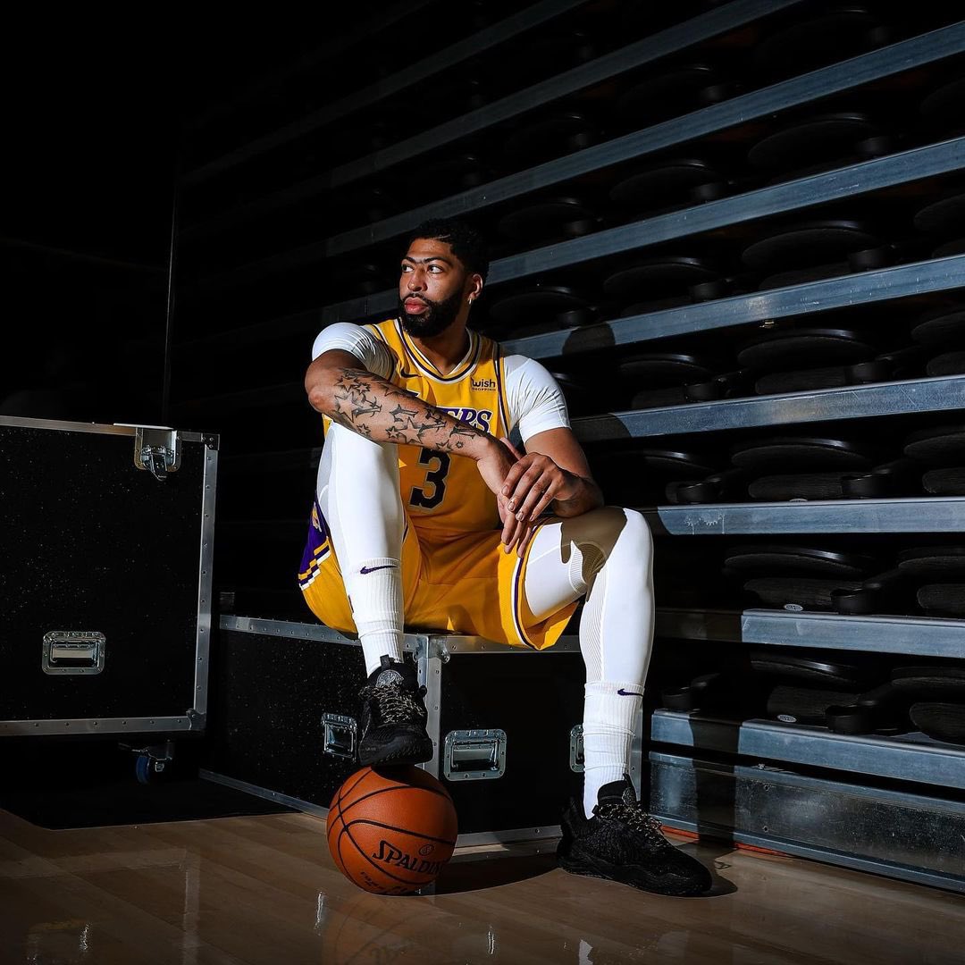 Join us in wishing Anthony Davis of the Lakers a very Happy Birthday! ( :   