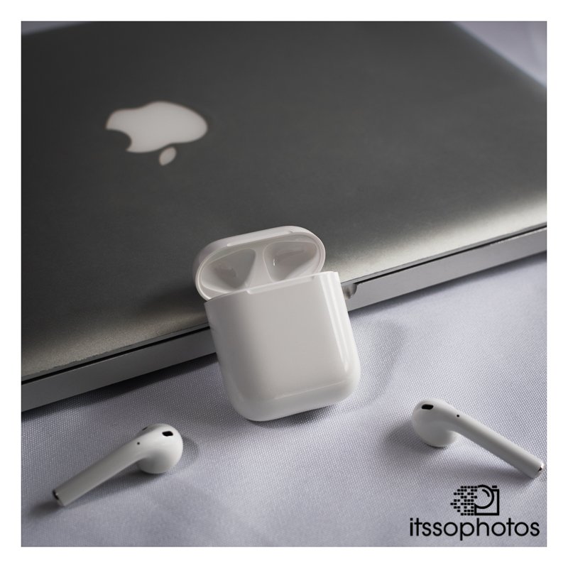 ItssoPhotos's tweet photo. Stuck at home with a camera and airpods... Umm what do you do? 🤔🤔 https://t.co/uRcKzNAicy