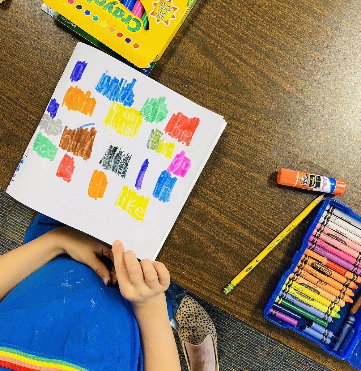 BarnesLSEArts's tweet photo. Magic writing is the best surprise to teach. 🪄 @LSEArts #sightwordfun #fluency https://t.co/4zft8hxPPI