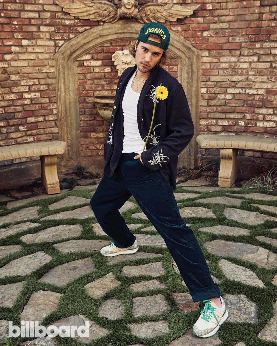 bieberfever's tweet photo. 🌼 @billboard 🌼 https://t.co/x8ozwl4u3P