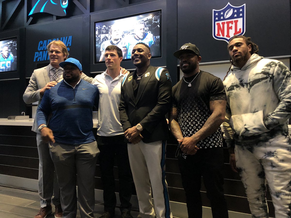 Panthers's tweet photo. A little reunion 😏 https://t.co/scDz7ngEyF