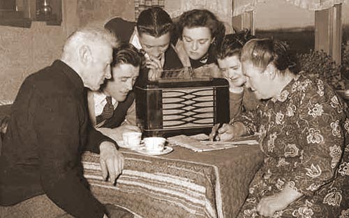 Hem tornat a emetre al 91.4 de l'FM de Barcelona!! 📡

Gràcies a la feina de l'equip tècnic contrabandista, hem recuperat l'emissió i sortim de nou a les ones cobrint tota l'àrea metropolitana. 

Pots dir-nos com s'escolta el nostre senyal al teu barri?📻

#ContrabandaFMResisteix