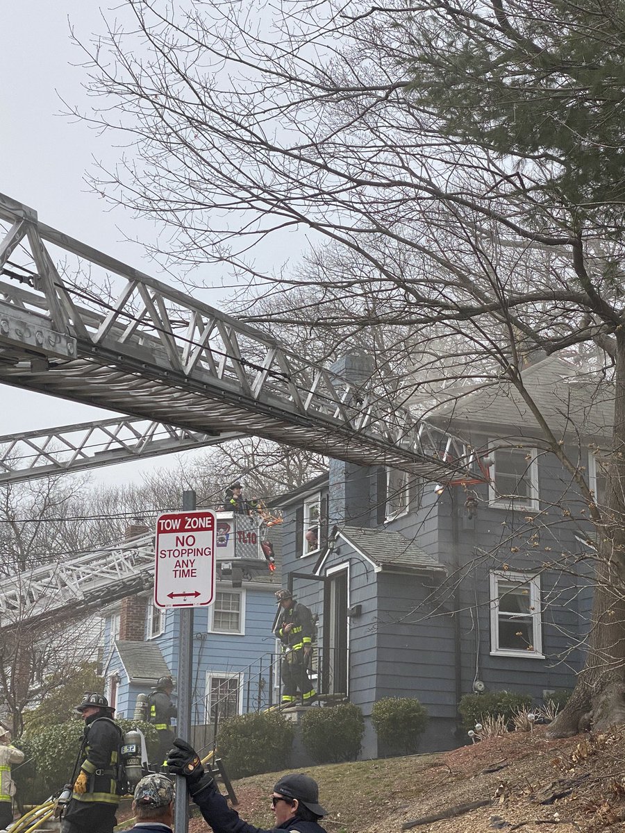 BostonFire's tweet photo. Companies are working at a confirmed fire @ 11 Braeburn Rd in Hyde Park. https://t.co/VrJOozsCaB