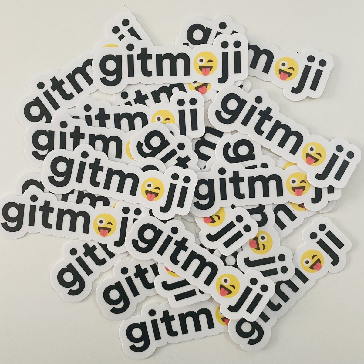 crloscuesta's tweet image. Just received some @gitmoji stickers! 🥳

🎁I&apos;m going to give away some of them randomly to my twitter followers that retweet this 🔁

Want one? 😍