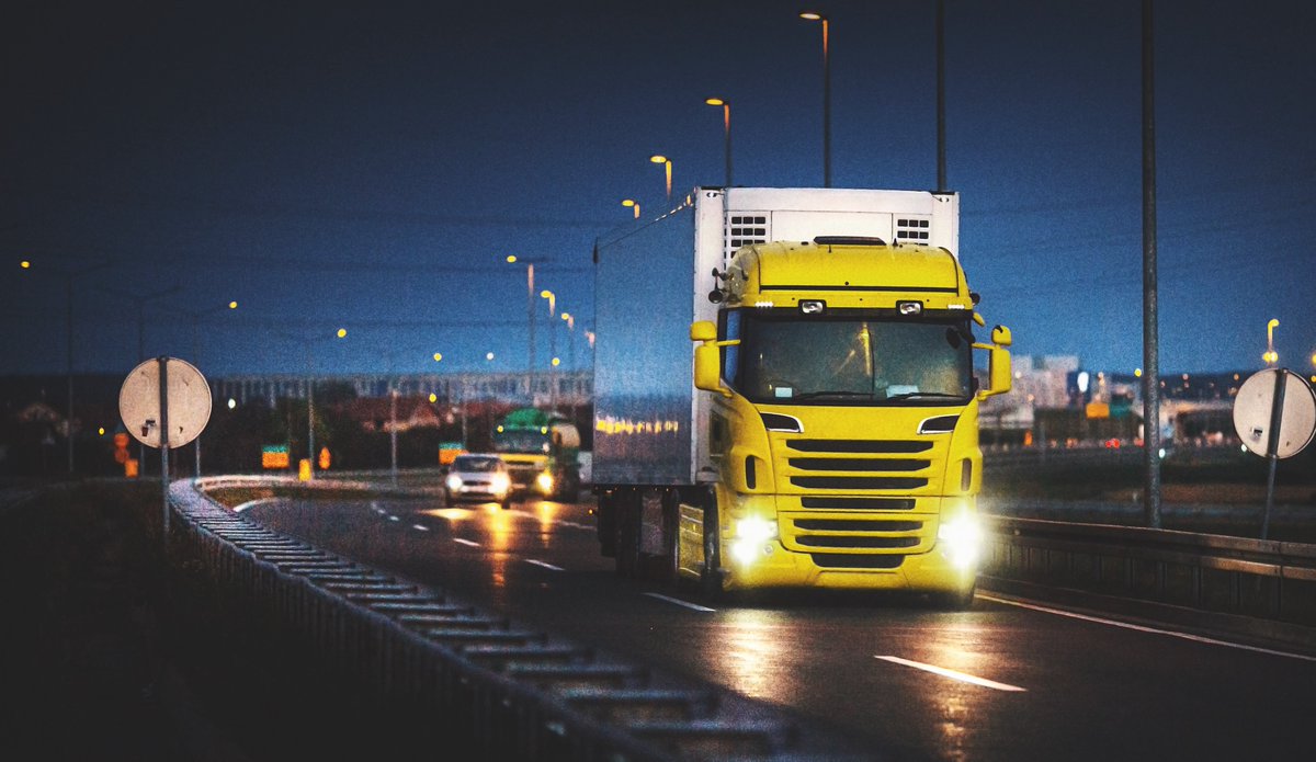 NIOgov's tweet photo. The #TraderSupportService will help you navigate new changes to the way goods move between Great Britain and Northern Ireland, free of charge.
You can sign up here: https://t.co/G1Fy6x8U4T https://t.co/iqsoi549n7