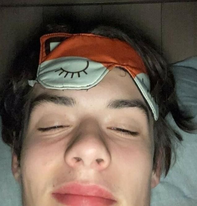 -hibsq Hi night all, i'm just joined in here so i need some friend please rt for follow and love for dm don't forget to follback