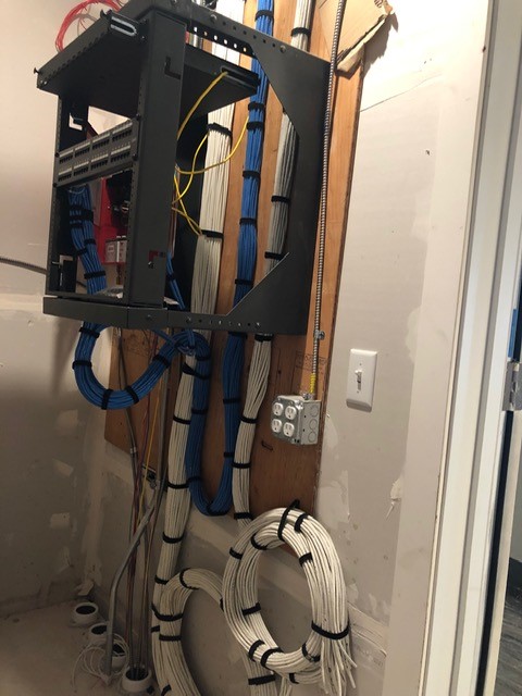 TechConnectSer1's tweet image. Great start for the rack install at Castle Rock.  We can help you too. Find out more at zcu.io/T3Na   

#TechConnectServices #partner #channel #VARs #Channelpartner #ITFieldServices #TETHER
