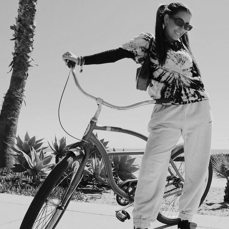 qtazercraft's tweet image. california girls 🥵