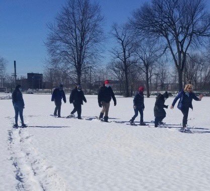 Wagar_EMSB's tweet photo. As part of an initiative started by SIS teachers Ms. Anna to recognize frontline workers, Ms. Louise’s class sent a snowy message to the staff and residents of the Maimonides residence - our neighbor!🤗 Ms. Louise (back left) was visited by Maimonides director Karen Flam.😀 https://t.co/owMYK0HLl1