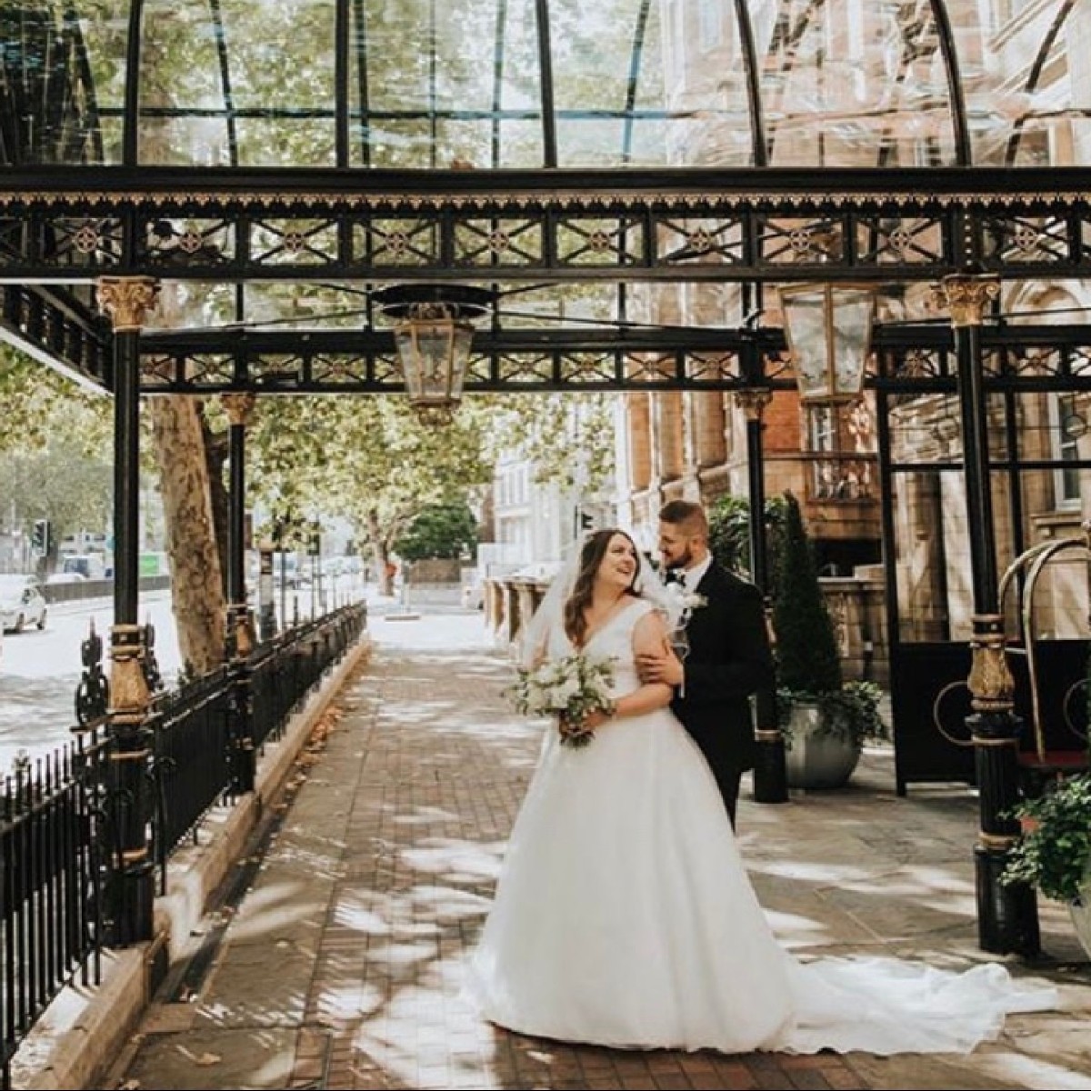 Weddings are back! 💕
From intimate and sensational ceremonies to elegant gatherings, we are excited to introduce you to our new wedding packages, now available on our website. 

Gorgeous photo by 📷: <a href="/NatalieJWedding/">Natalie J Weddings</a> 

#thelandmarklondon #londonweddings  #intimateweddings